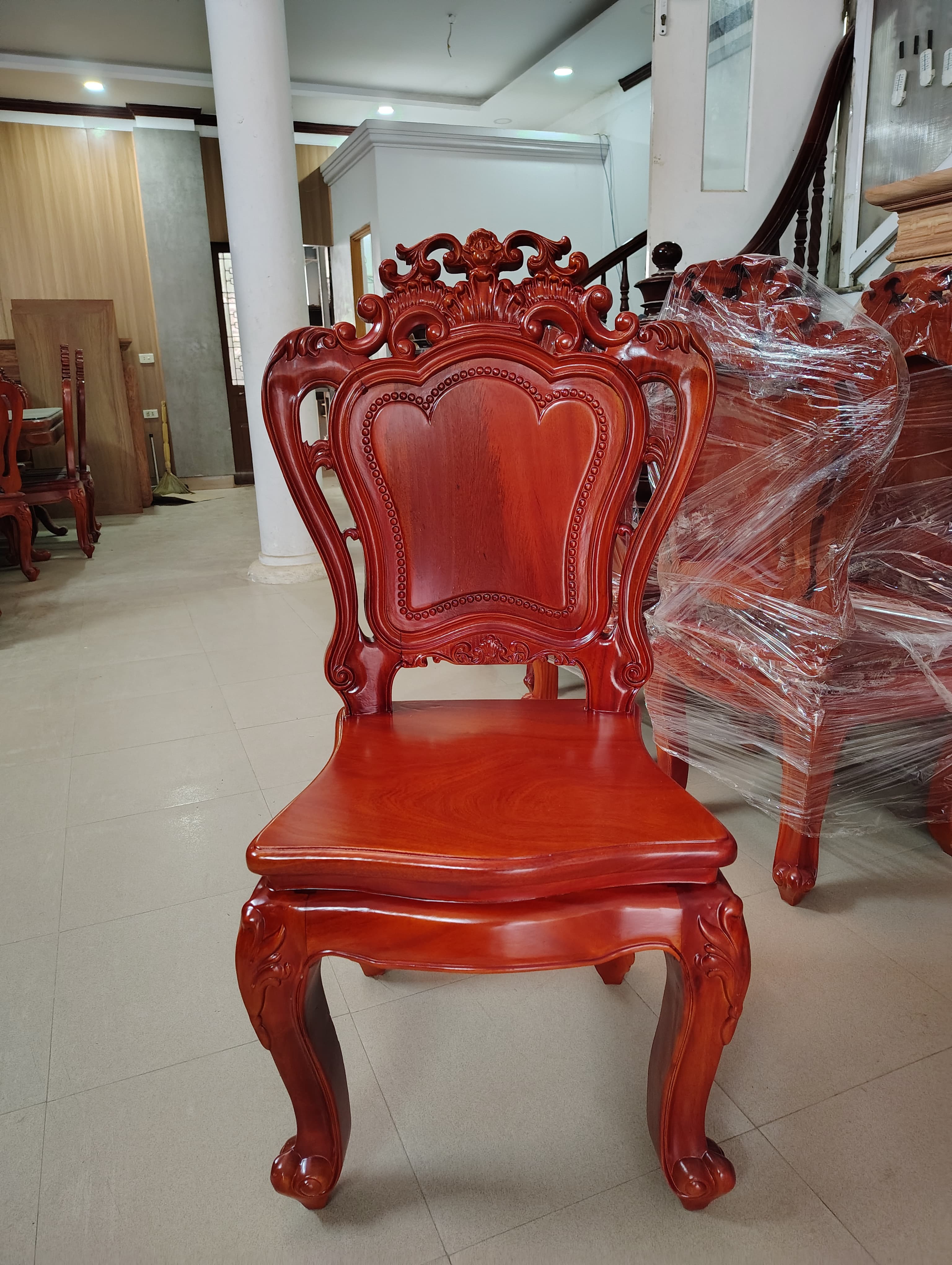 Ghế Ăn Louis Gỗ Lim Cao Cấp – Đẳng Cấp Hoàng Gia Cho Không Gian Phòng Ăn Thumbnail 3