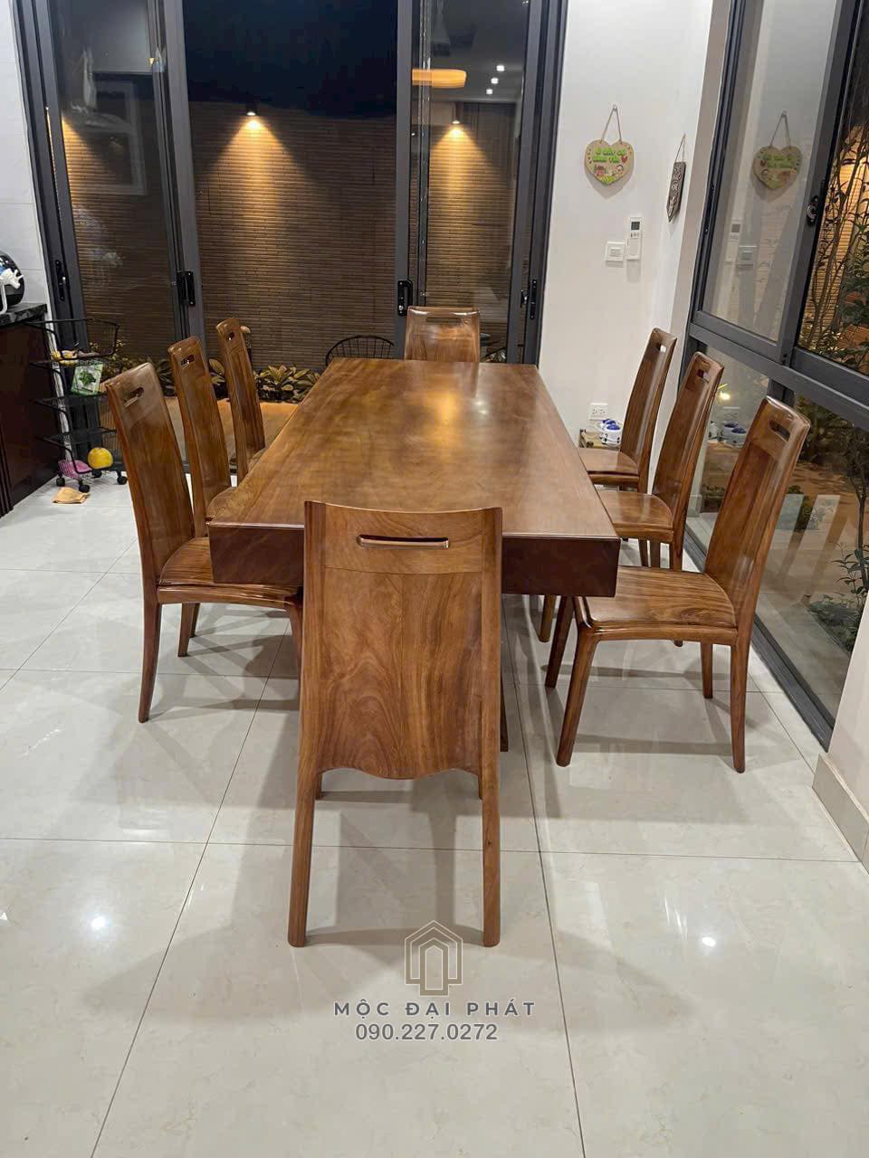 Bàn Ăn Nguyên Khối Gỗ Lim 8 Ghế (Mã: BA-05) – Đỉnh Cao Sang Trọng, Đẳng Cấp Trường Tồn