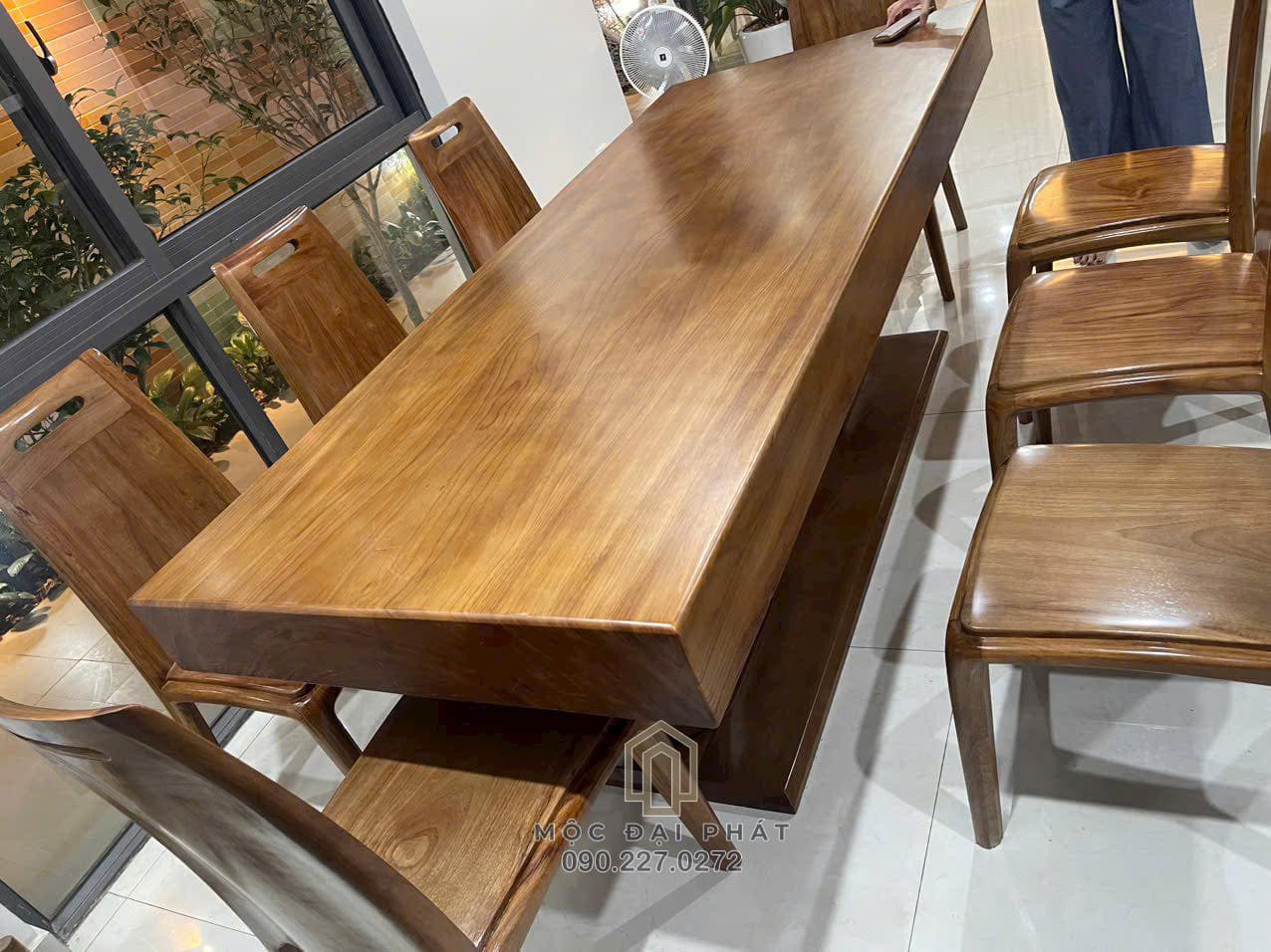 Bàn Ăn Nguyên Khối Gỗ Lim 8 Ghế (Mã: BA-05) – Đỉnh Cao Sang Trọng, Đẳng Cấp Trường Tồn Thumbnail 3