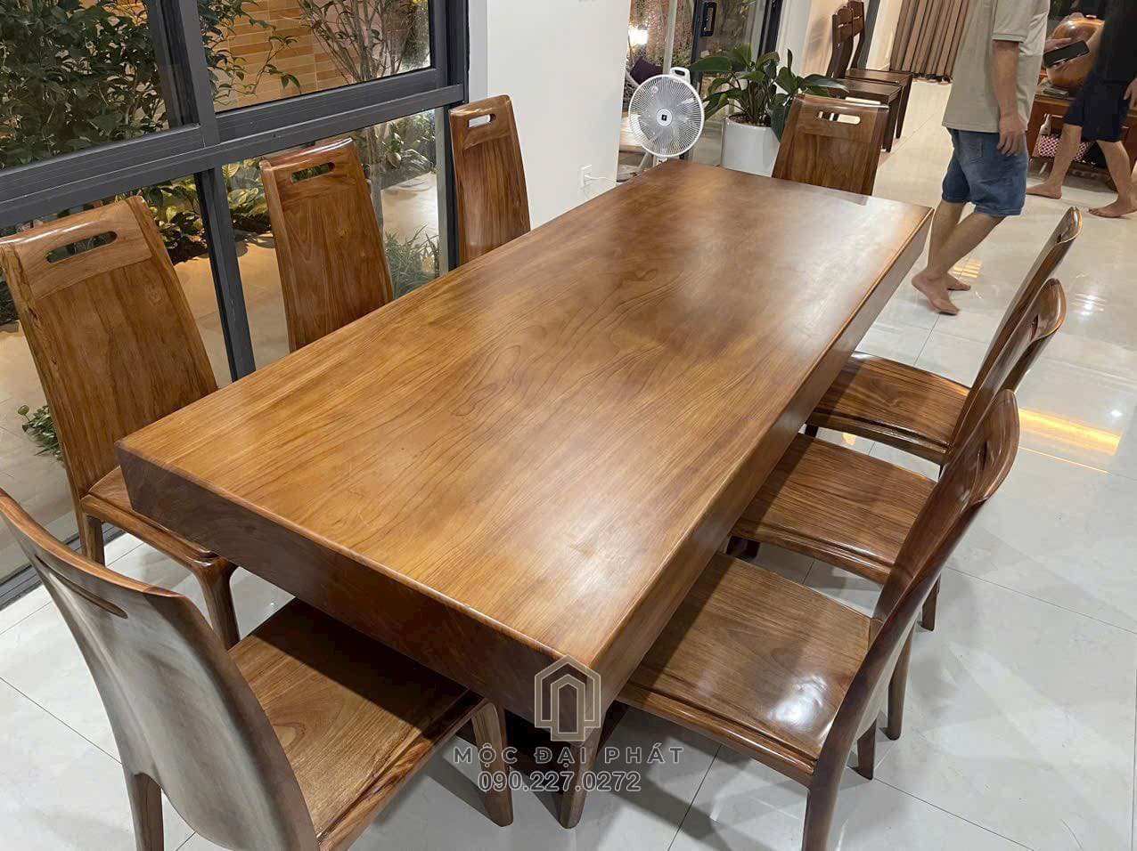 Bàn Ăn Nguyên Khối Gỗ Lim 8 Ghế (Mã: BA-05) – Đỉnh Cao Sang Trọng, Đẳng Cấp Trường Tồn Thumbnail 4