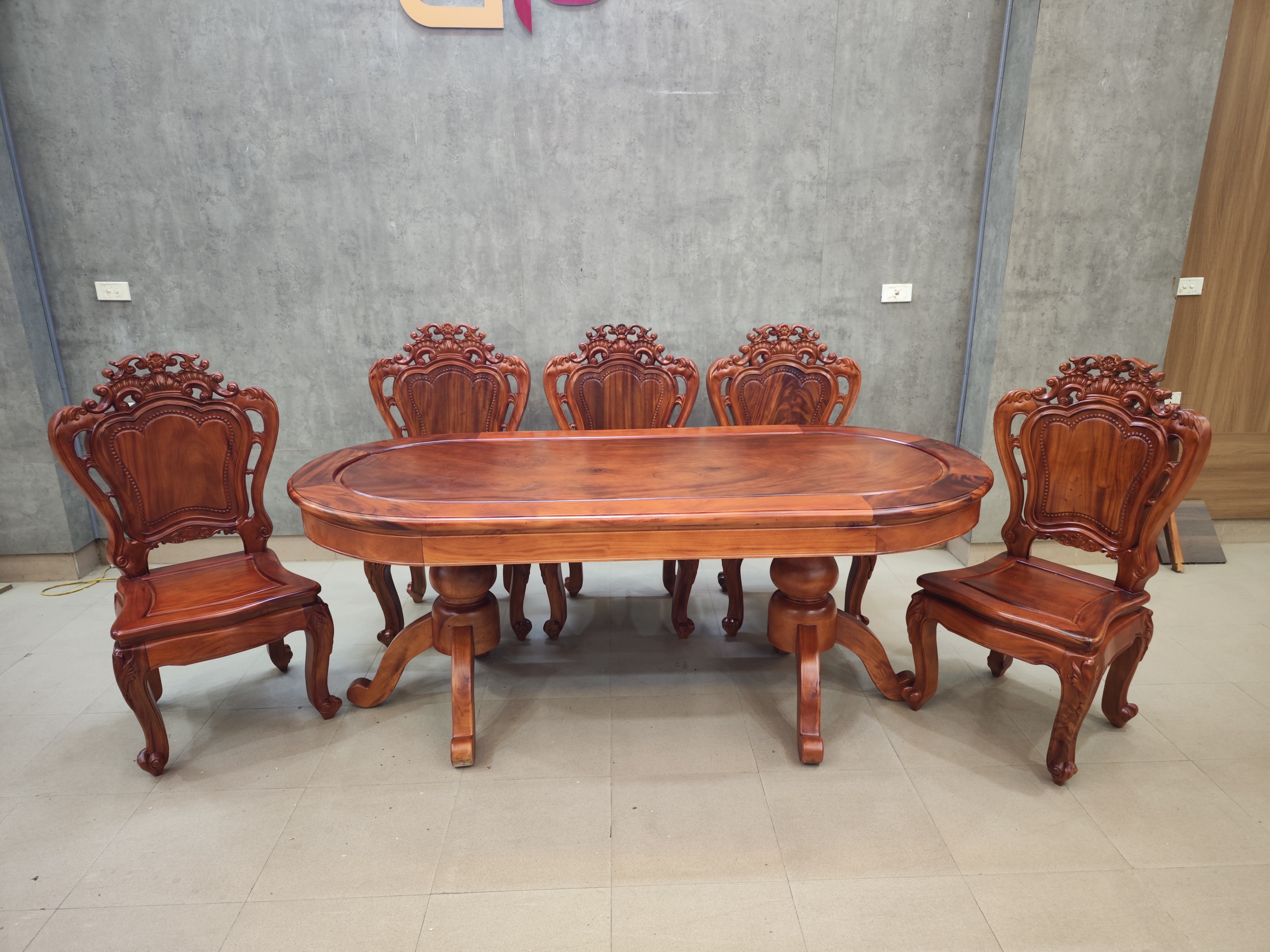 Bàn Ăn Bầu Dục 6 Ghế Louis Gỗ Lim (Mã: BA-04) – Vẻ Đẹp Tân Cổ Điển Tinh Tế, Đẳng Cấp